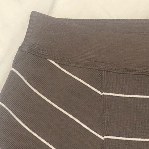 New guess bandage mini beige stripes skirt s - Picture 2 of 3